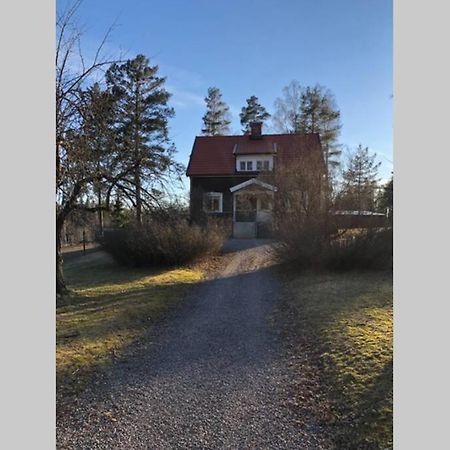 Egen Villa Pa Islandshastgard Riddarhyttan Bagian luar foto