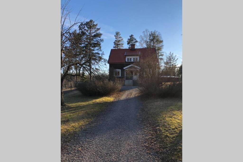 Egen Villa Pa Islandshastgard Riddarhyttan Bagian luar foto